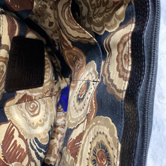 Brighton purse— zips closed— pockets inside and out that zip— great condition - Picture 6 of 12